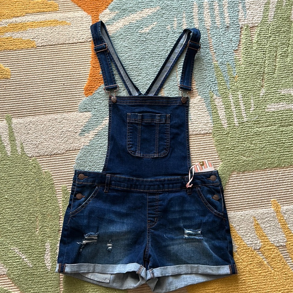Overall shorts